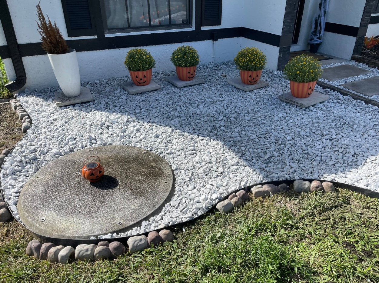 Front yard decorative stone work